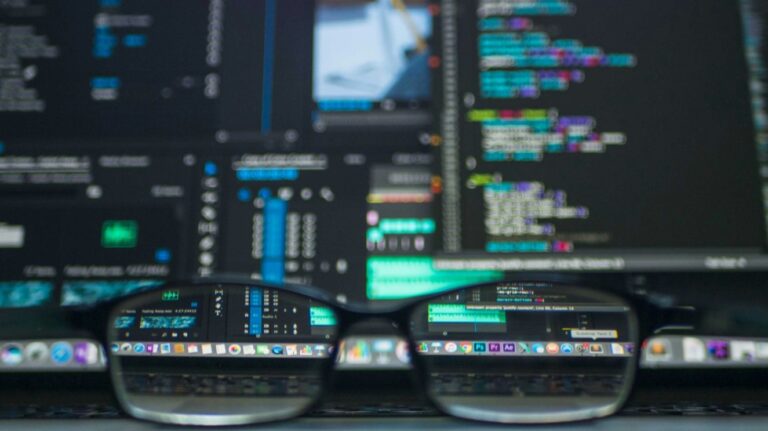 Avertizările Franței. Parisul a depistat 200 de site-uri ce promovează propaganda Kremlinului în Hexagon