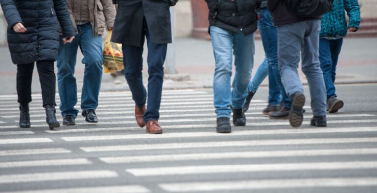Peste 2100 de amenzi, date de poliție în cadrul operațiunii „Pietonul”