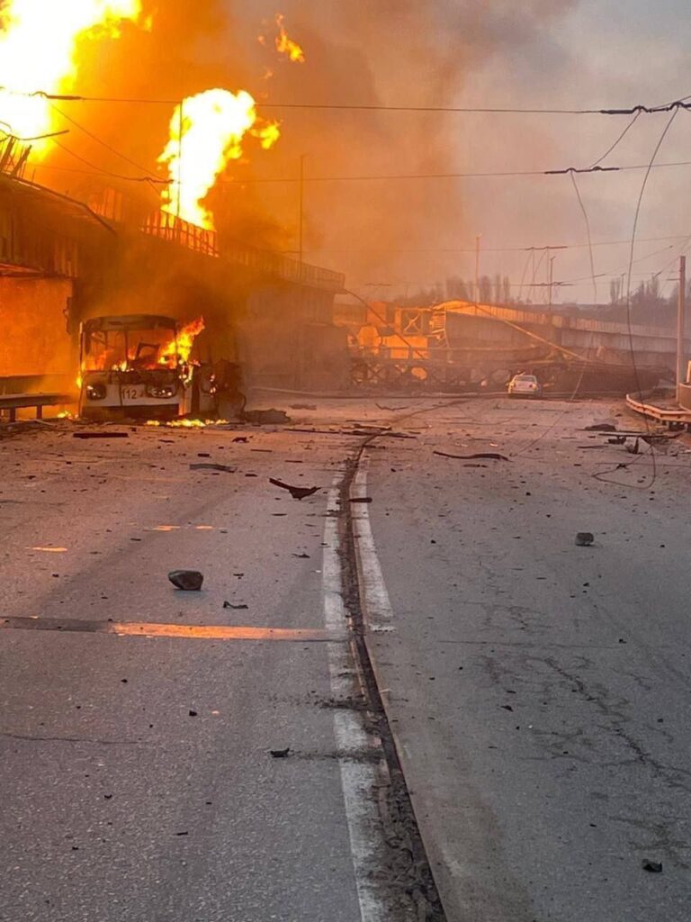 Atac masiv asupra sistemului energetic din Ucraina. Rușii au lovit cu peste 60 de drone și 90 de rachete mai multe regiuni