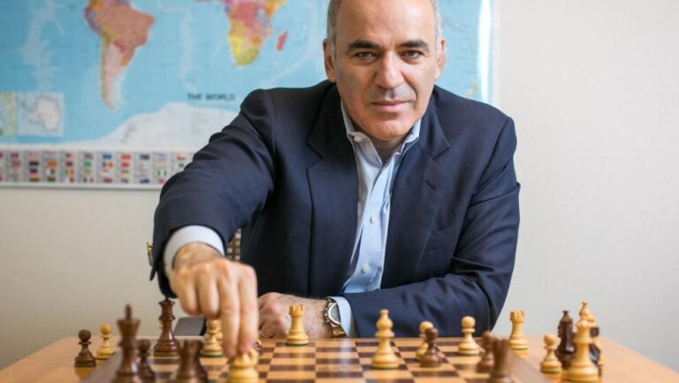 Campionul mondial la șah, opozantul lui Putin, Garri Kasparov, inclus de Moscova în lista „teroriștilor și extremiștilor”