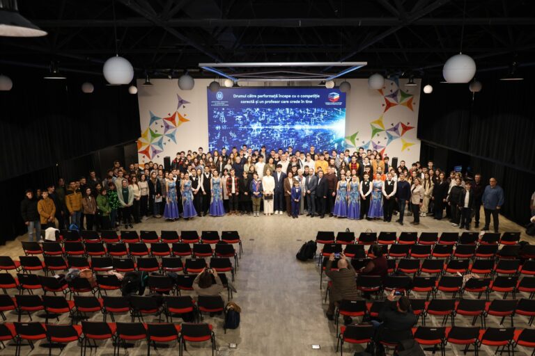Cei mai buni elevi la matematică se întrec la olimpiada națională