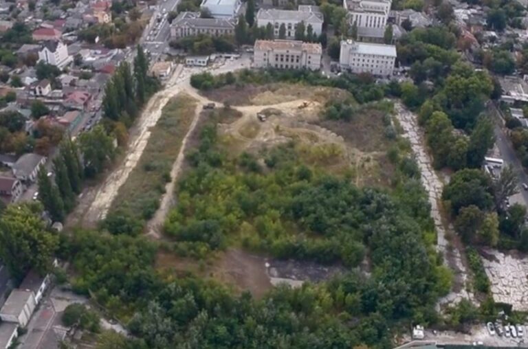 Guvernul anunță că va elabora un nou acord de vânzare a terenului fostului Stadion Republican pentru viitorul sediu al Ambasadei SUA