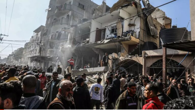 O tabără de refugiați din Fâșia Gaza, supusă unui atac. Au fost raportate 11 victime