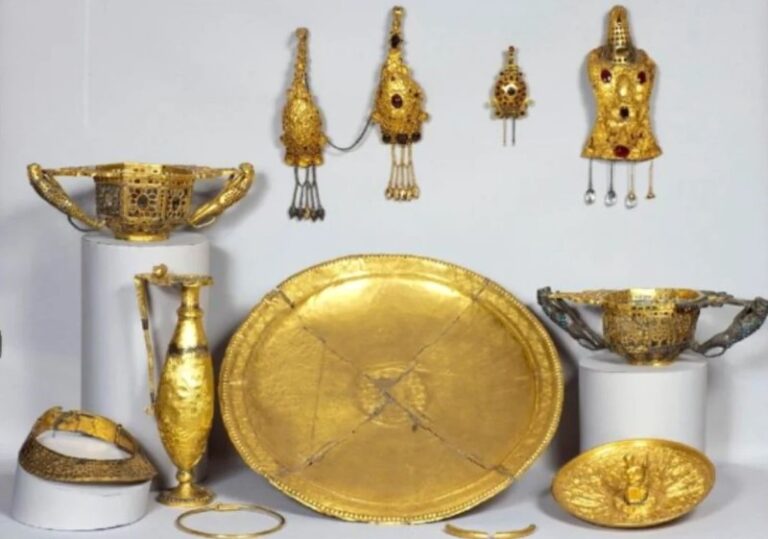 Parlamentul European cere, oficial, Federației Ruse să returneze integral României tezaurul național