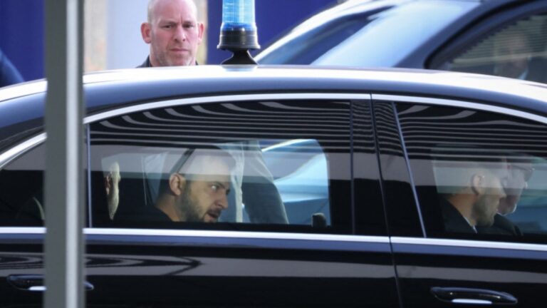 Explozii la câteva zeci de metri de coloana oficială în care se aflau preşedintele ucrainean şi premierul grec, aflați în Odesa