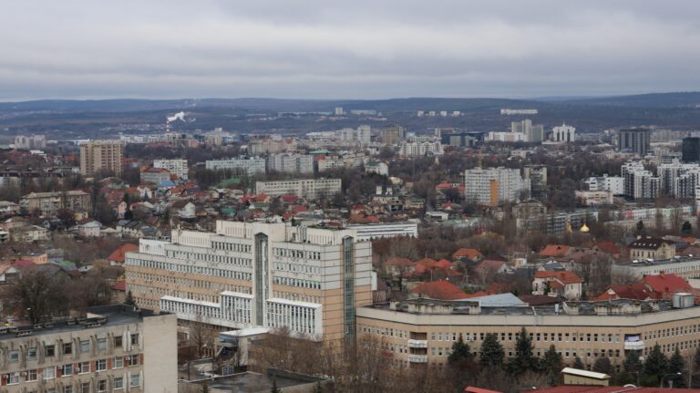 Peste 1,8 miliarde de lei vor fi investite pentru eficientizarea energetică a 3% din instituțiile publice