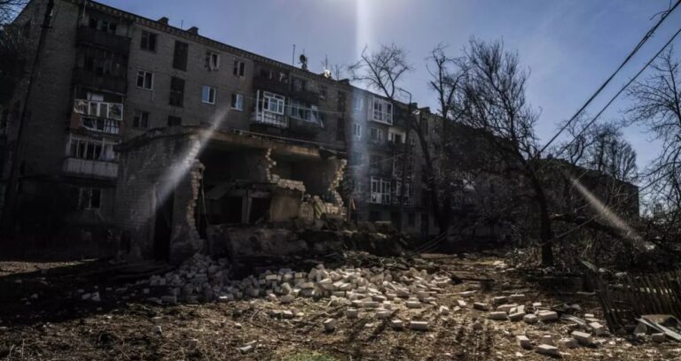 Ceasov Iar, un nou Bahmut pentru forțele ruse? Zelenski anunță că militarii ruși vor încerca să ocupe orașul până în 9 mai