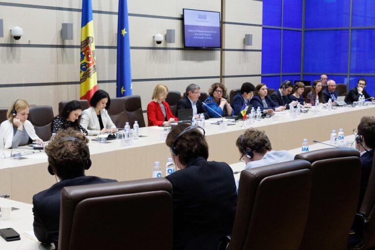 Parlamentul R. Moldova consemnează o reuniune a consulilor onorifici