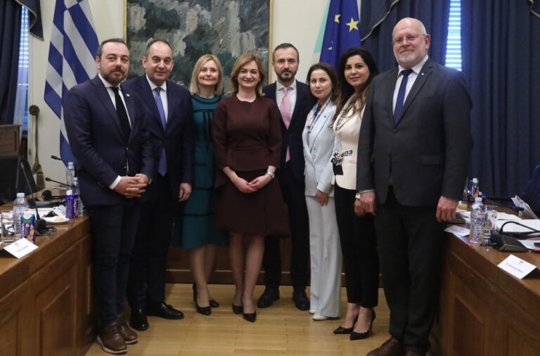 Grecia și România vor oferi experiență R. Moldova în parcursul european în cadrul unui memorandum, semnat la Atena