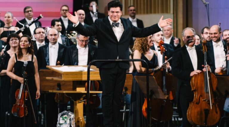 Dirijorul român Cristian Măcelaru vine la Chișinău. Maestrul va evolua în cadrul unui concert susținut de Institutul Cultural Român din Chișinău