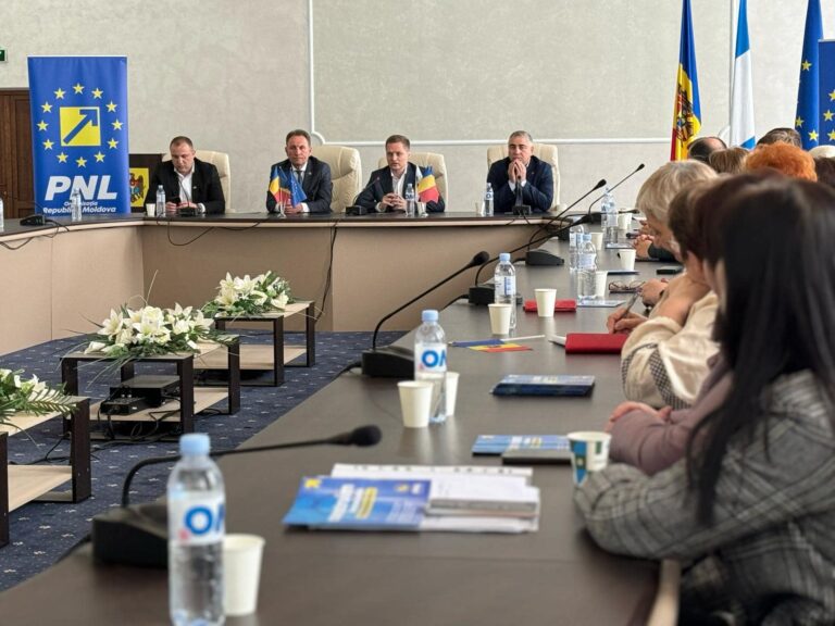 Sprijinul României pentru R. Moldova, discutat la Rezina în cadrul unei ședințe a PNL România