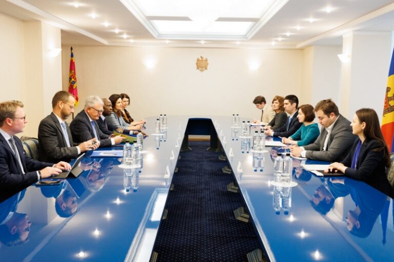Un nou comisar al UE, la o nouă întrevedere cu Maia Sandu