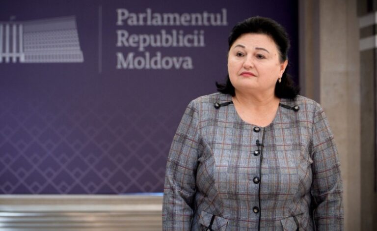 Deputata Victoria Cazacu, a cărei fiică este vizată într-un dosar de corupție, a fost exclusă din PAS. Parlamentara: Nu voi da curs intimidărilor