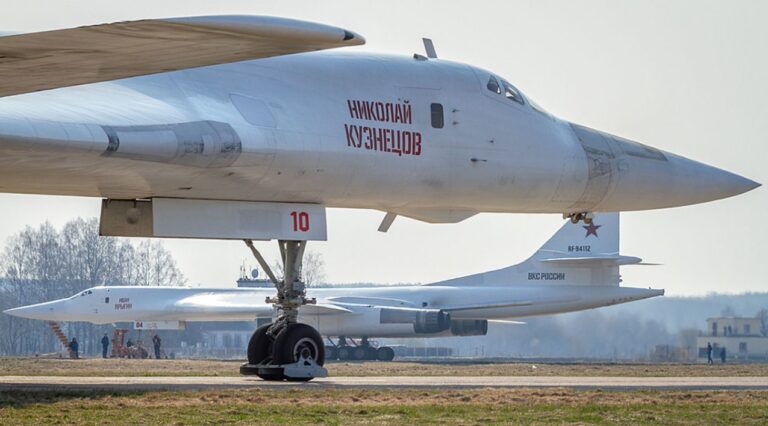 Atac masiv cu drone în zona unui aerodrom militar din Rostov și o lovitură eșuată asupra unei baze de bombardiere din Saratov
