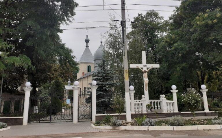 Biserica „Sfânta Cuvioasa Parascheva” din suburbia Ciorescu a Capitalei a aderat la Mitropolia Basarabiei