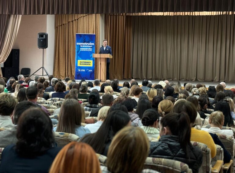 Adrian Dupu, la o întâlnire cu membrii și susținătorii PNL din Ialoveni