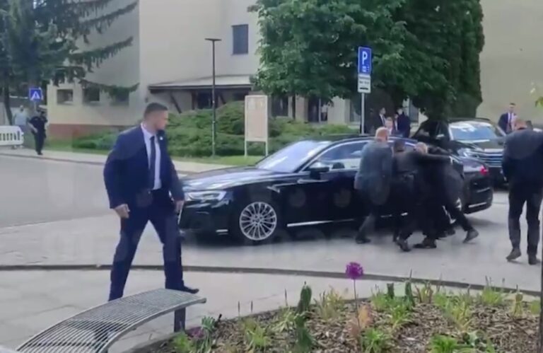 Premierul Slovaciei, victima unui atac armat în urma unei vizite într-un oraș din centrul țării