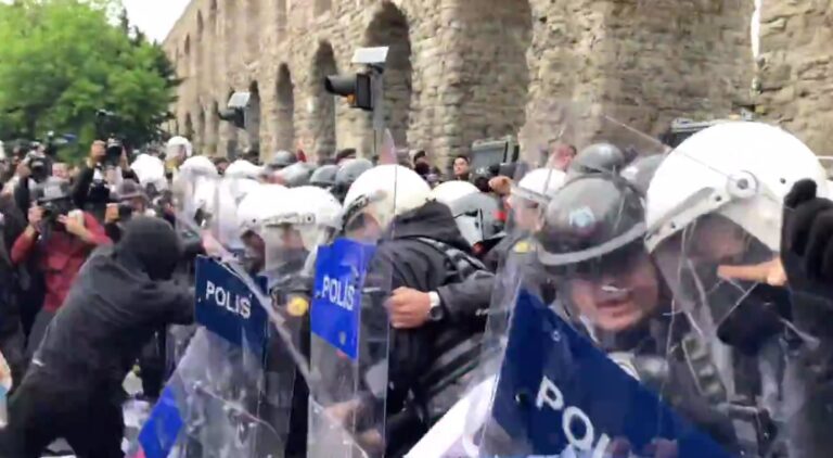 Proteste ample de 1 mai în Istanbul. Zeci de mii de polițiști ridică manifestanții, iar transportul public a fost suspendat
