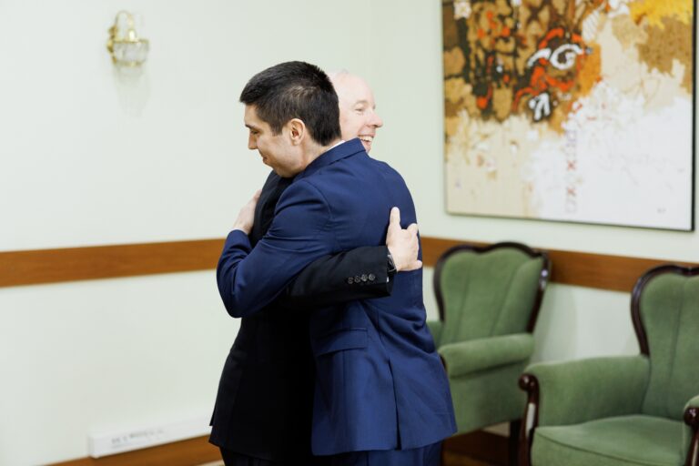 Ambasadorul SUA își încheie mandatul. Diplomatul a avut o întâlnire de rămas bun cu ministrul de Externe