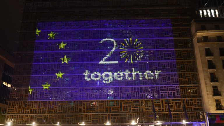 Azi se fac 20 de ani de la cel mai mare val de extindere a UE. Pe 1 mai 2004, zece state au aderat la comunitate