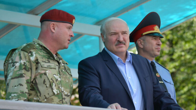 Armata belarusă a efectuat exerciţii militare neanunţate la graniţele cu Ucraina şi Polonia