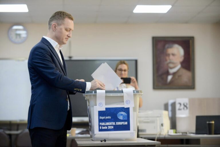 Adrian Dupu: Mobilizarea exemplară la scrutin arată că românilor din R. Moldova le pasă de viitorul nostru comun în UE
