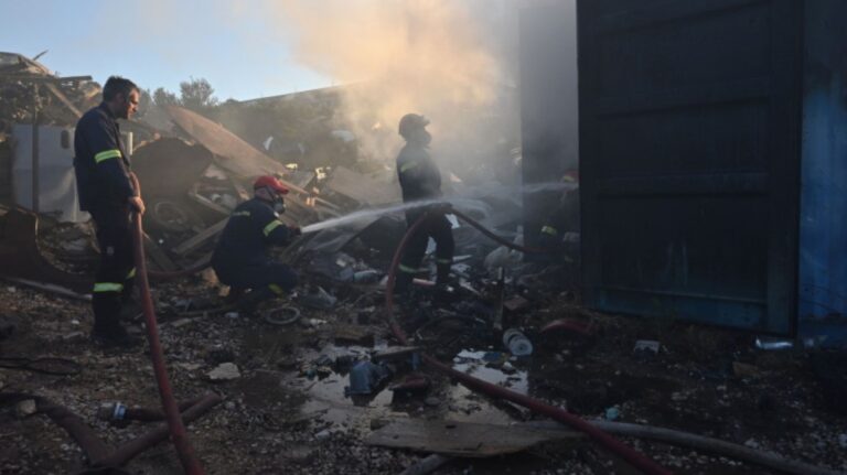 Cod roșu de incendii în Grecia. Parcurile sunt închise, serviciile de urgență sunt în alertă maximă