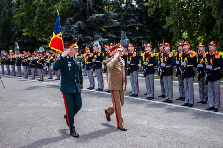 Șeful Armatei Române, Gheorghiță Vlad, în vizită la Chișinău. Generalul a avut o întrevedere și cu ministrul Anatolie Nosatîi