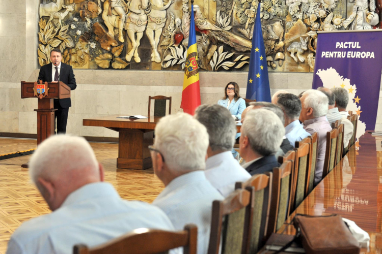 Deputați din primul Parlament al Republicii Moldova au semnat Pactul pentru Europa