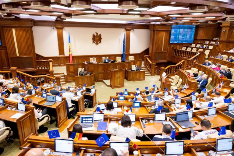 Sinteza ședinței Parlamentului din 27 iunie. Promo-LEX: Transparența decizională, afectată în proporție de 53%