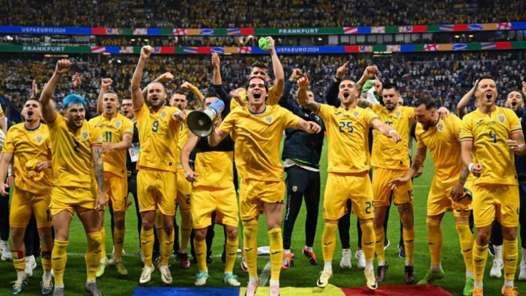România a obținut o calificare istorică în optimile de la Euro 2024, după o pauză de 24 de ani. Tricolorii au câștigat grupa, după ce au remizat cu Slovacia