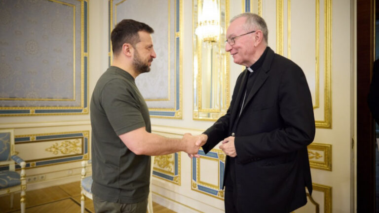 Volodimir Zelenski, întâlnire cu secretarul de stat al Vaticanului: „Trebuie să punem capăt războiului cât mai repede posibil”