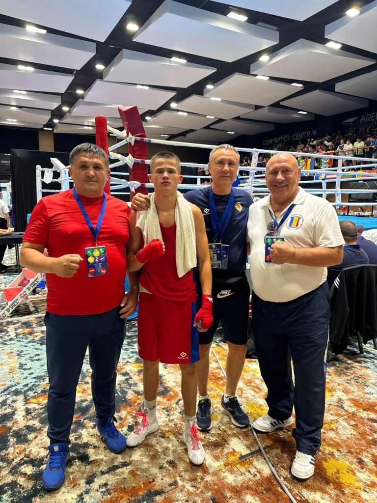 Lotul național de box s-a întors cu trei medalii de la Campionatul European pentru juniori