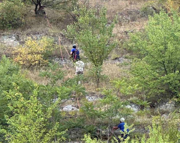 Un bărbat a rămas blocat pe o stâncă de la Butuceni, după ce s-a dus să-și caute drona