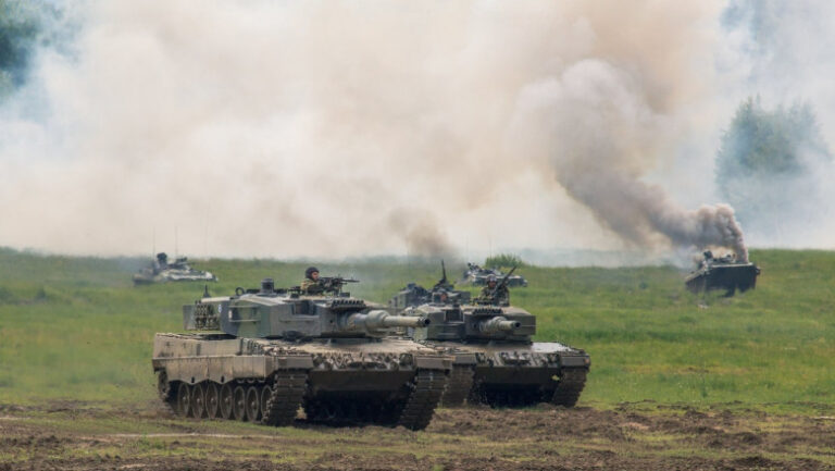 Danemarca şi Olanda anunţă că vor oferi Ucrainei încă 14 tancuri Leopard