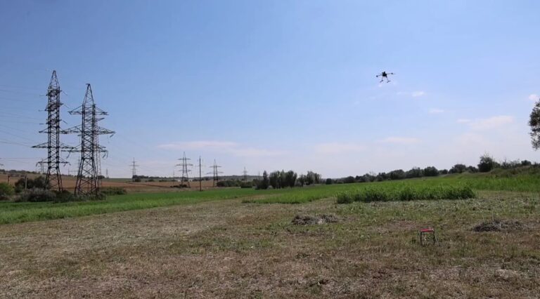 Compania „Moldelectrica” a primit 10 drone destinate inspectării liniilor electrice, donație oferită de USAID
