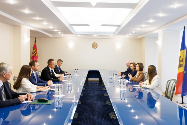 Maia Sandu a discutat ministrul de Externe al Ungariei despre investițiile în R. Moldova