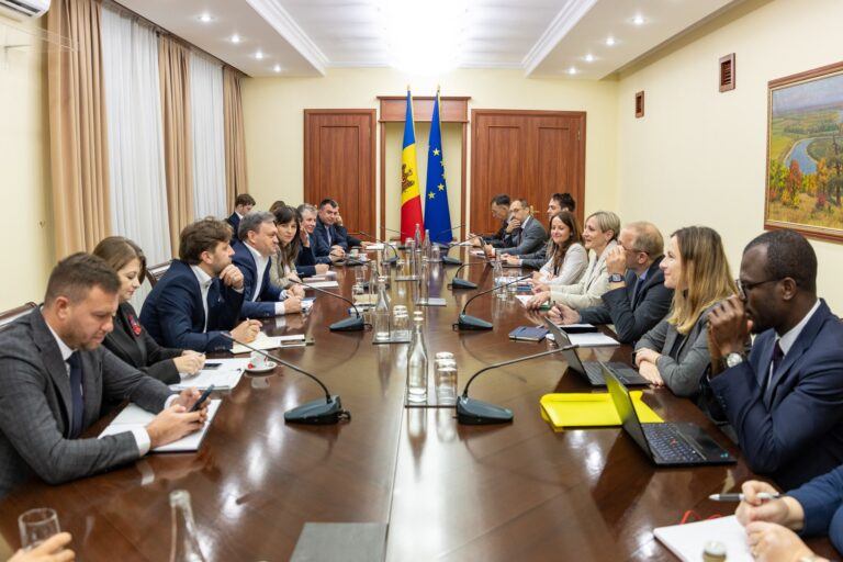 Misiunea Fondului Monetar Internațional pentru R. Moldova a ajuns la Chișinău. Echipa FMI, condusă de Alina Iancu, s-a întâlnit cu Dorin Recean