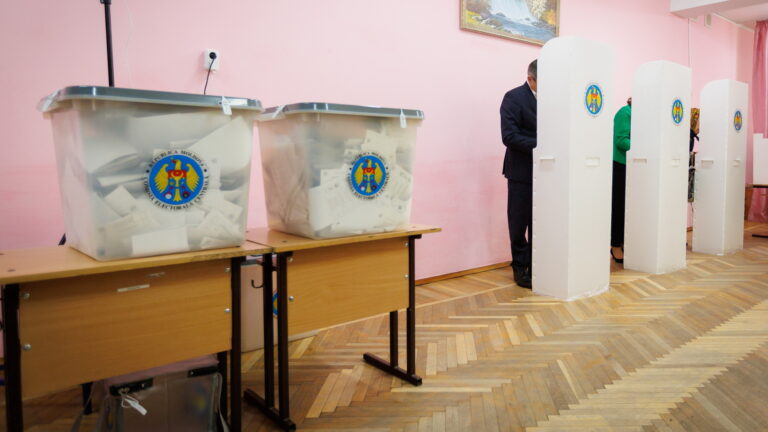 Peste 1,1 milioane de moldoveni au venit la vot, rata de participare fiind de peste 38%