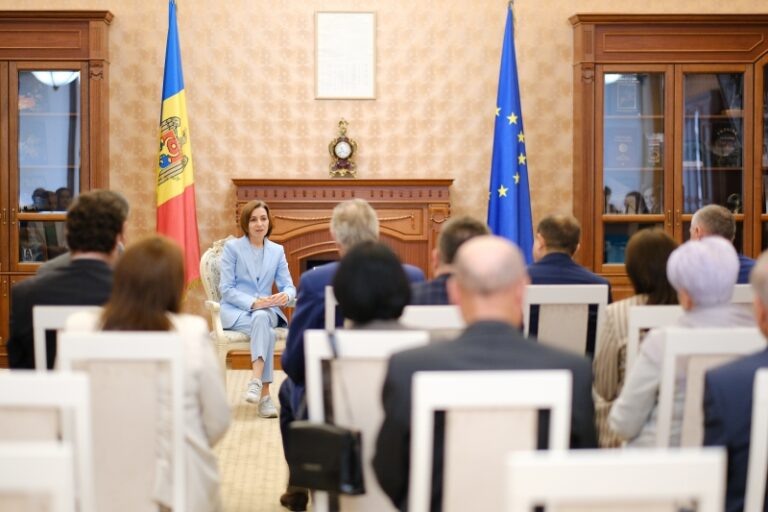 Planul de creștere economică, discutat de Maia Sandu cu reprezentanții sindicatelor și patronatelor