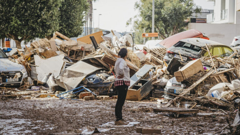 Un român a murit în urma inundațiilor din Spania. Alți 15 sunt încă dați dispăruți