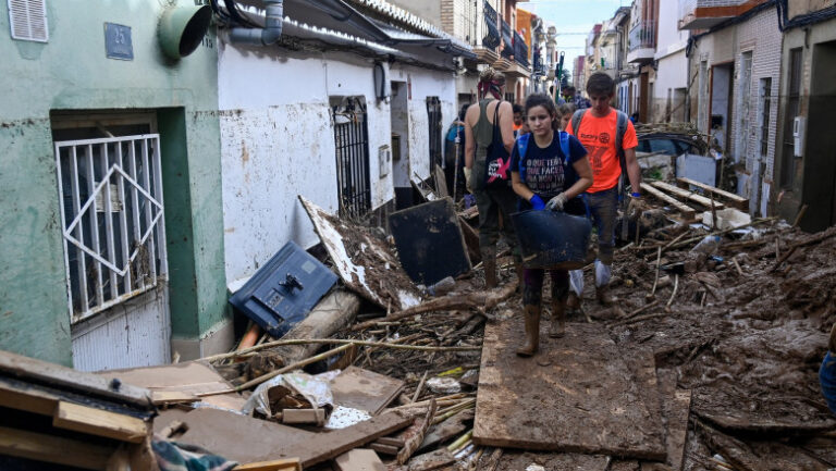 Numărul morților în urma furtunii catastrofale din Spania a crescut