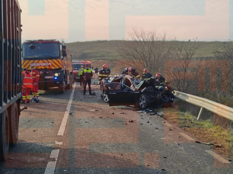 FOTO/ Grav accident rutier la Galați: Trei cetățeni ai R. Moldova au decedat pe loc