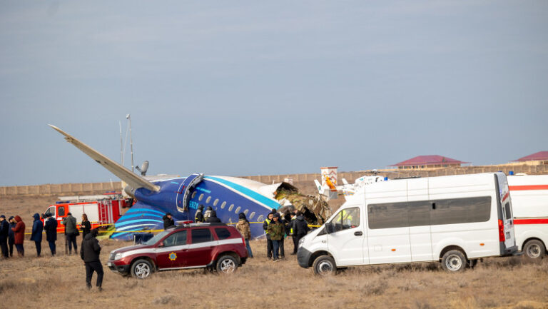 Autoritățile azere au decretat o zi de doliu național după ce 30 de oameni au murit în accidentul aviatic din Kazahstan