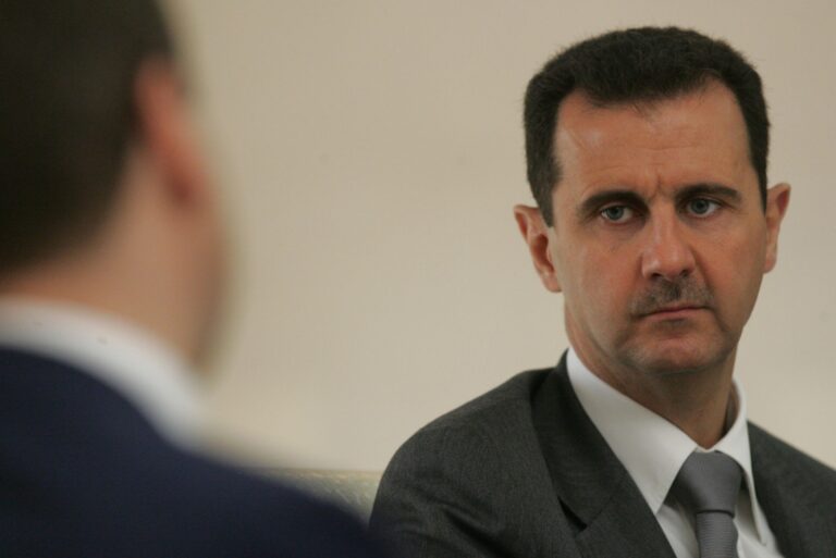 Bashar al-Assad ar fi putut suferi un accident aviatic în timp ce părăsea Damascul, susțin surse siriene