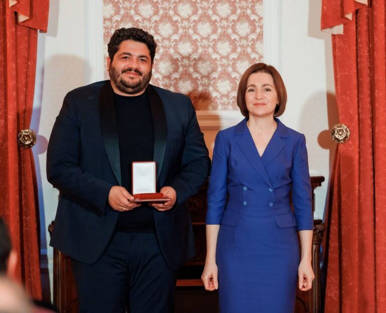 Maia Sandu a înmânat distincții de stat pentru mai mulți oameni de artă: Să fim mândri de cultura noastră