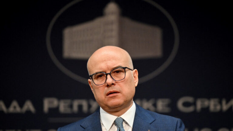 Serbia în criză politică: Premierul Milos Vucevic demisionează după trei luni de proteste