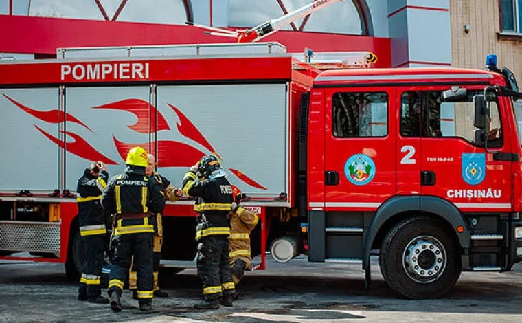 Evacuare de urgență la ULIM, după izbucnirea unui incendiu: DETALII de la IGSU