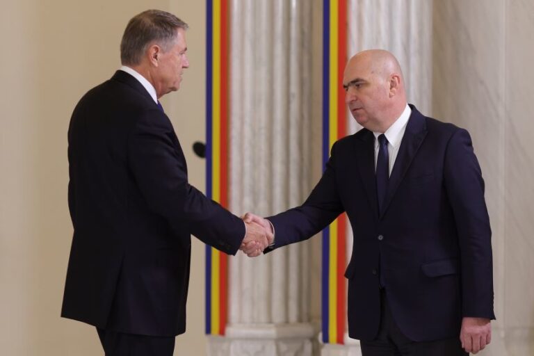 Cine va asigura interimatul la Cotroceni după demisia lui Klaus Iohannis: Ce nu poate face un preşedinte interimar