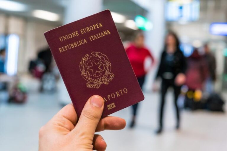 Veste bună pentru moldovenii din Italia: Timpul necesar pentru a obține cetățenia ar putea fi redus în jumătate